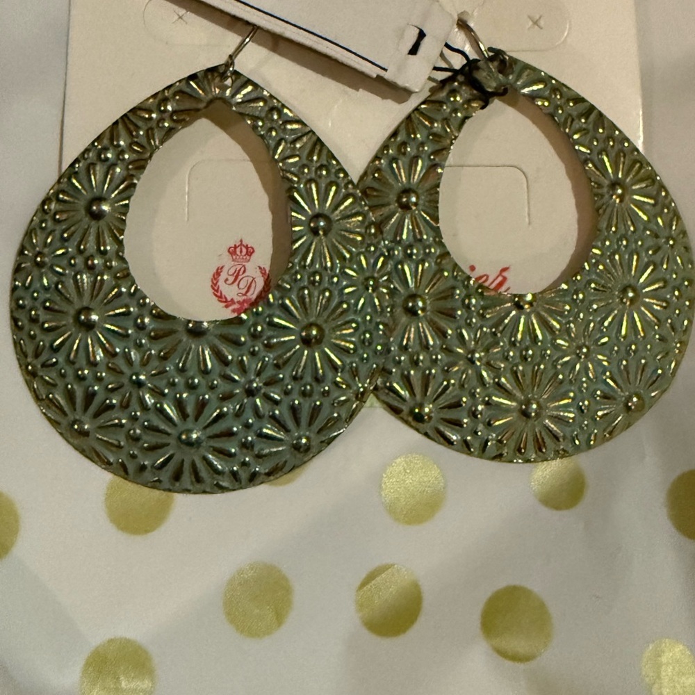 Premier Designs “Bloom” Green Floral Teardrop Earrings